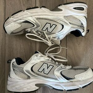 New Balance 530 Sneakers Size 9 in Women’s